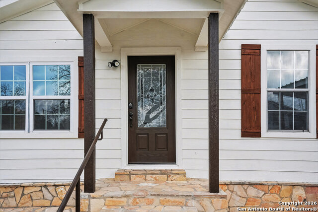 Image 4 of 22 For 2039 Schley Ave