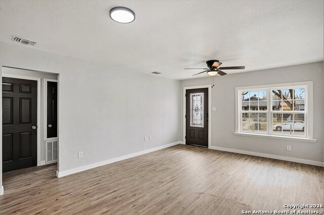 Image 5 of 22 For 2039 Schley Ave