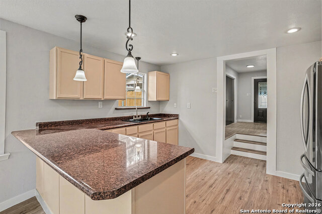 Image 8 of 22 For 2039 Schley Ave