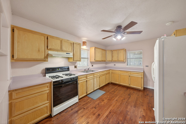 Image 10 of 23 For 215 Hackberry Ave S