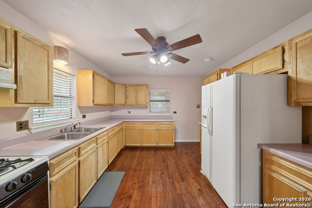 Image 11 of 23 For 215 Hackberry Ave S