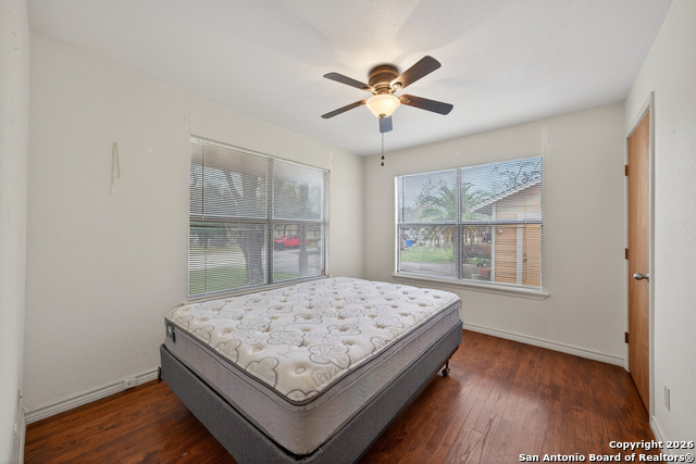 Image 13 of 23 For 215 Hackberry Ave S