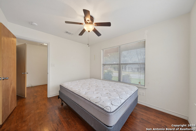 Image 14 of 23 For 215 Hackberry Ave S