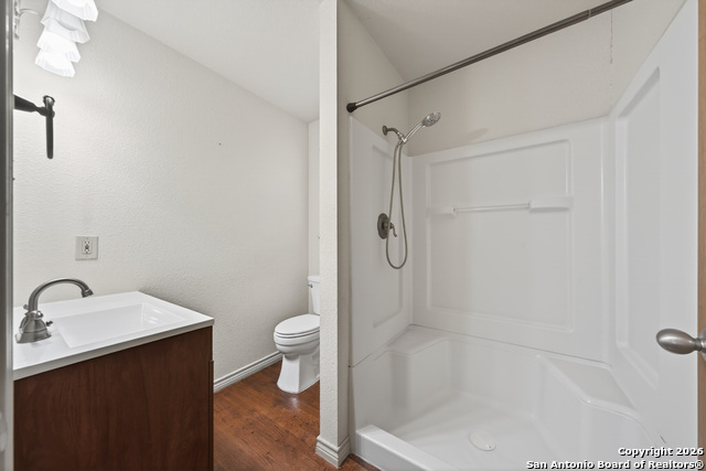 Image 16 of 23 For 215 Hackberry Ave S