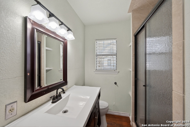 Image 19 of 23 For 215 Hackberry Ave S