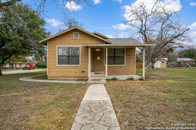 Image 20 of 23 For 215 Hackberry Ave S