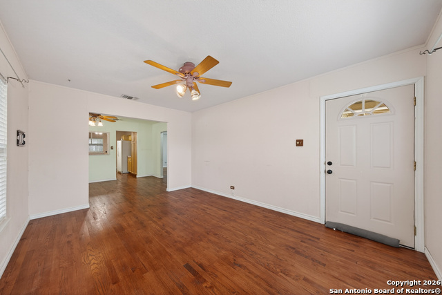 Image 4 of 23 For 215 Hackberry Ave S