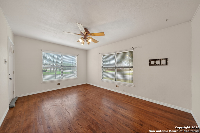 Image 6 of 23 For 215 Hackberry Ave S