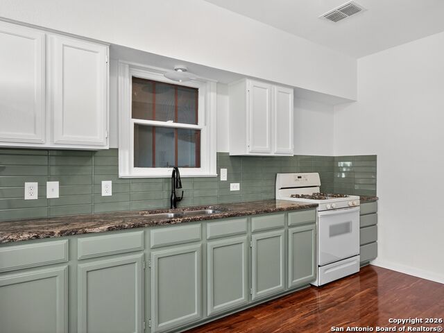 Image 15 of 40 For 166 Lovera Blvd