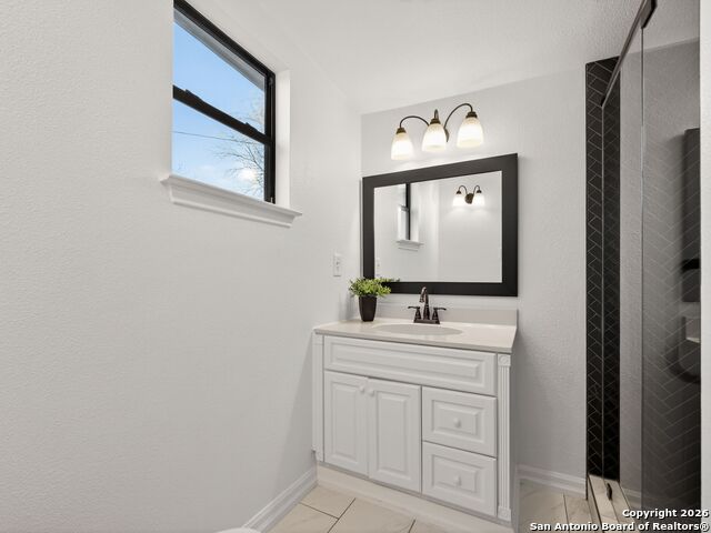 Image 31 of 40 For 166 Lovera Blvd