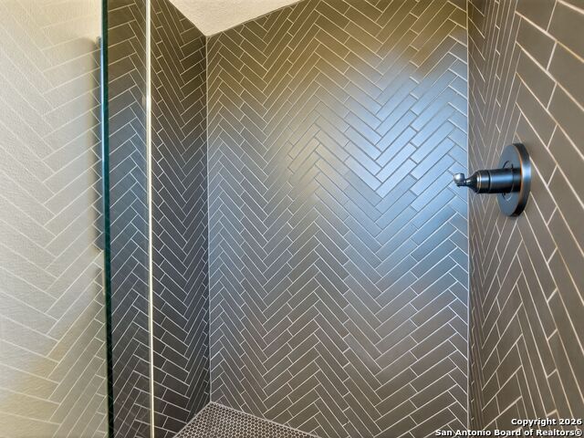 Image 32 of 40 For 166 Lovera Blvd