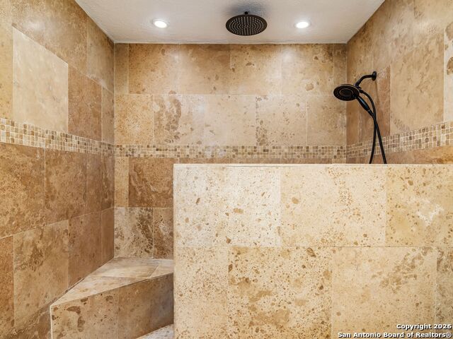 Image 23 of 27 For 16563 Drum Oak