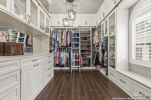 Image 24 of 57 For 26202 Dark Horse