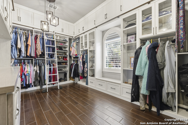 Image 25 of 57 For 26202 Dark Horse