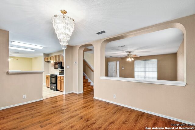 Image 12 of 33 For 5207 Wood Glen