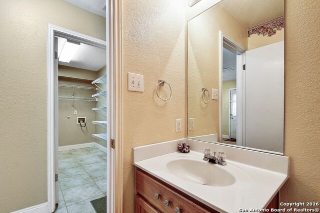 Image 19 of 33 For 5207 Wood Glen