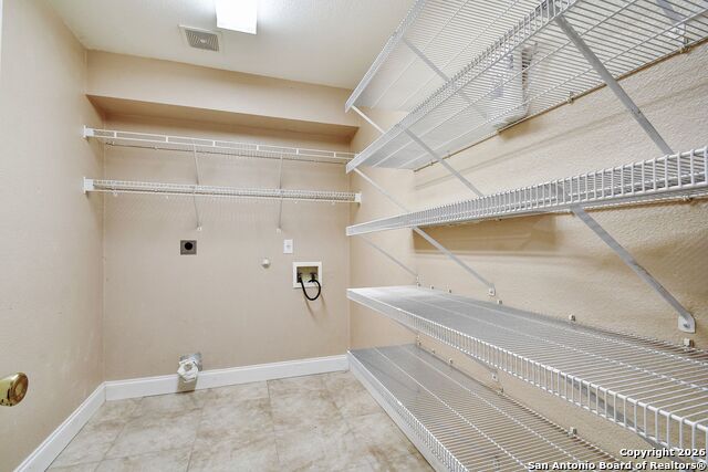 Image 20 of 33 For 5207 Wood Glen