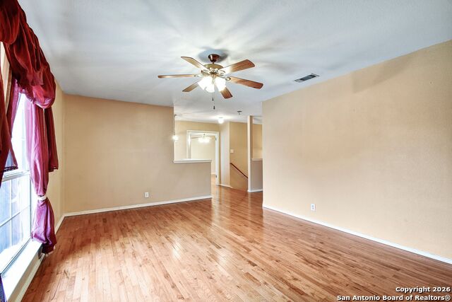 Image 24 of 33 For 5207 Wood Glen