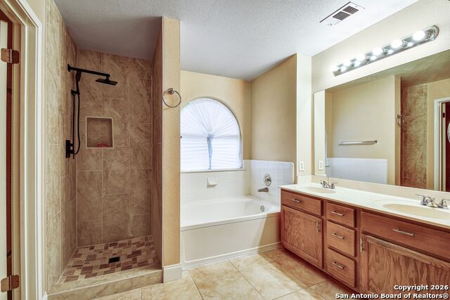 Image 28 of 33 For 5207 Wood Glen