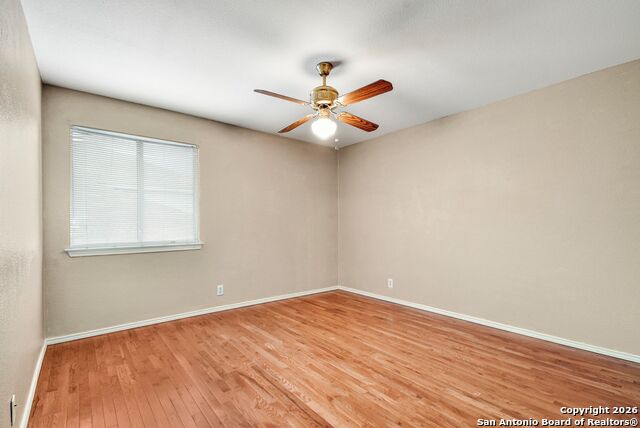 Image 31 of 33 For 5207 Wood Glen