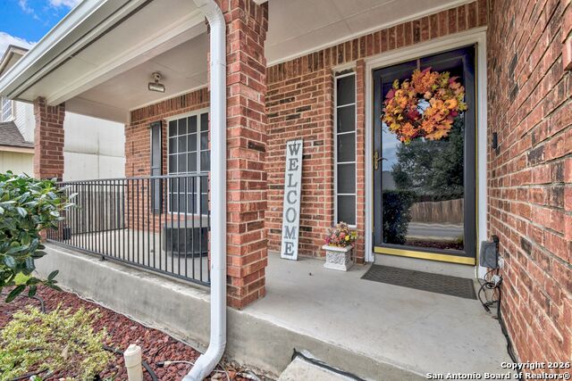 Image 4 of 33 For 5207 Wood Glen