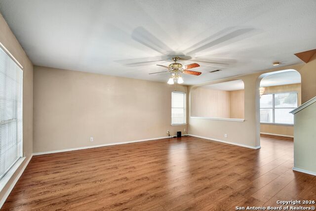 Image 5 of 33 For 5207 Wood Glen