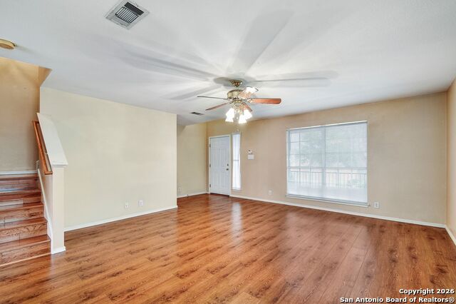 Image 7 of 33 For 5207 Wood Glen