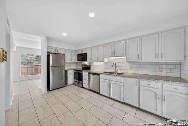 Image 13 of 35 For 11622 Caprock Street