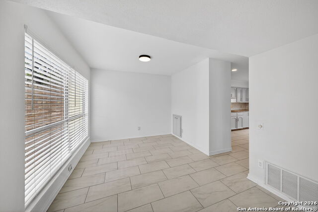 Image 18 of 35 For 11622 Caprock Street