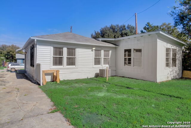 Image 16 of 17 For 1622 Gorman  