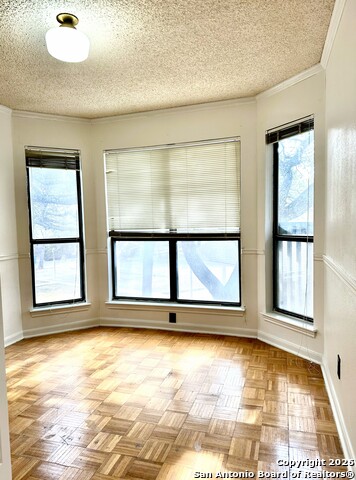 Listing photo id 9 for 4839 Brandeis  422