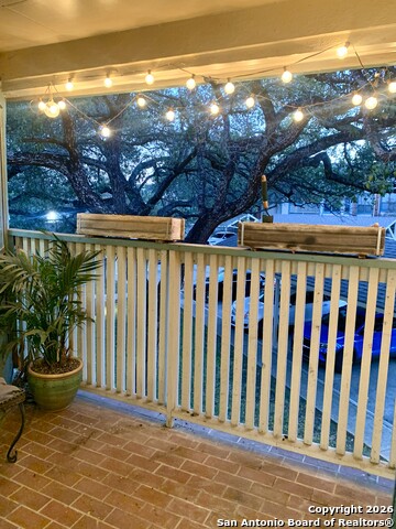 Listing photo id 13 for 4839 Brandeis  422