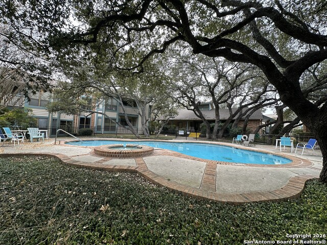 Listing photo id 15 for 4839 Brandeis  422