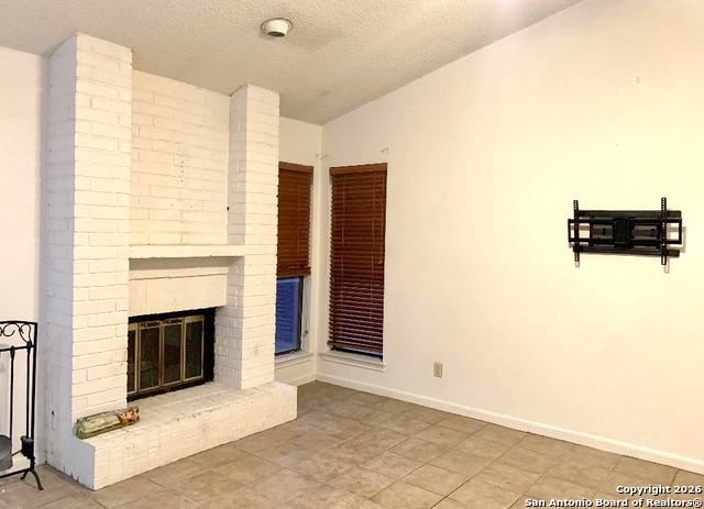 Listing photo id 5 for 4839 Brandeis  422