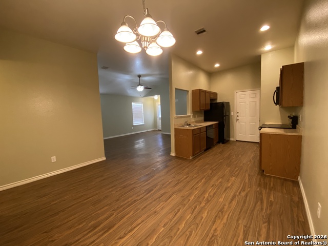 Image 3 of 11 For 1103 Maple  