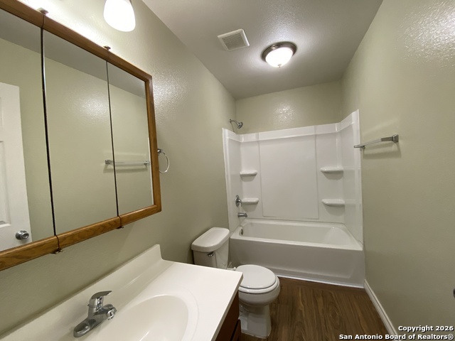 Image 4 of 11 For 1103 Maple  