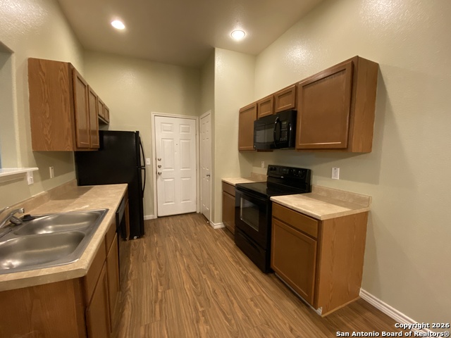 Image 6 of 11 For 1103 Maple  