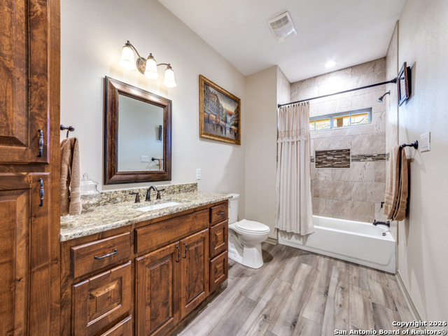 Listing photo id 12 for 6472 Bluntzer Rd