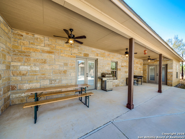 Listing photo id 14 for 6472 Bluntzer Rd