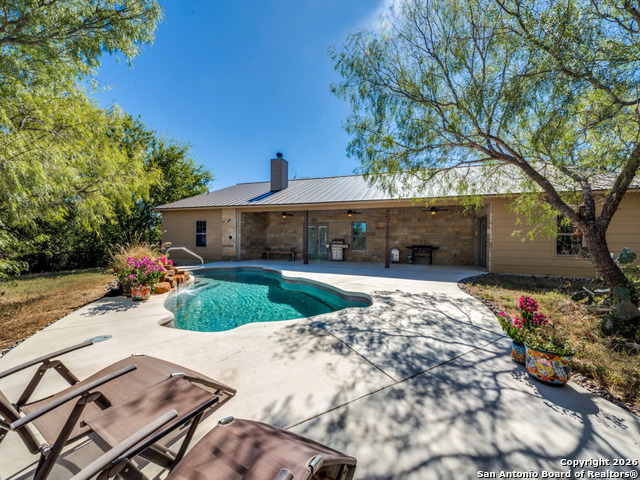 Listing photo id 17 for 6472 Bluntzer Rd