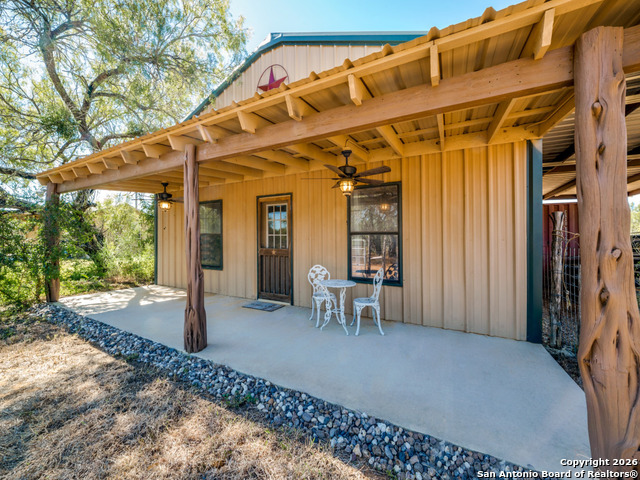 Listing photo id 20 for 6472 Bluntzer Rd