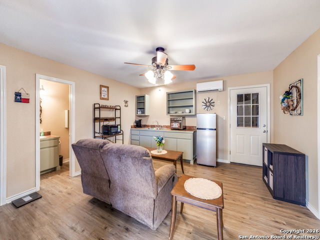 Listing photo id 22 for 6472 Bluntzer Rd