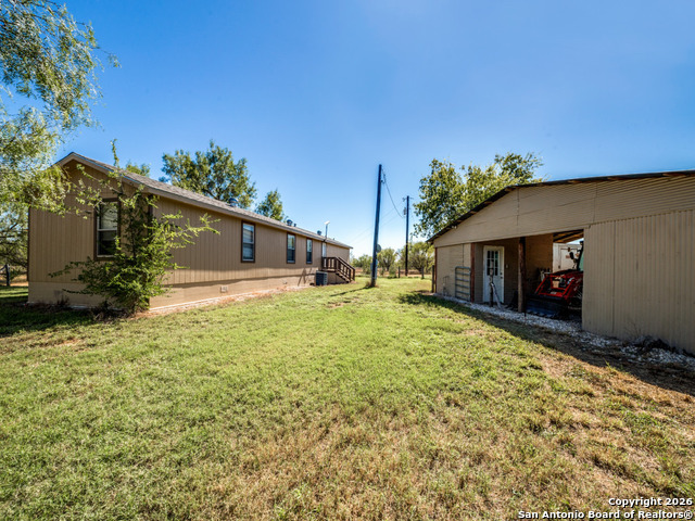 Listing photo id 31 for 6472 Bluntzer Rd