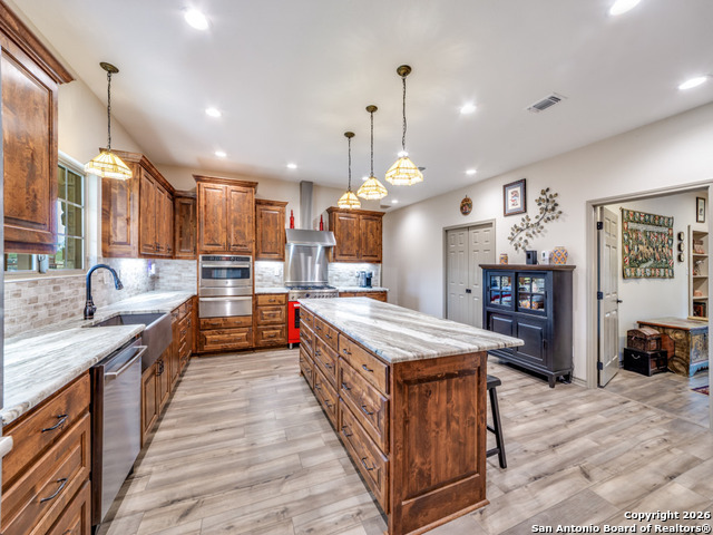 Listing photo id 4 for 6472 Bluntzer Rd