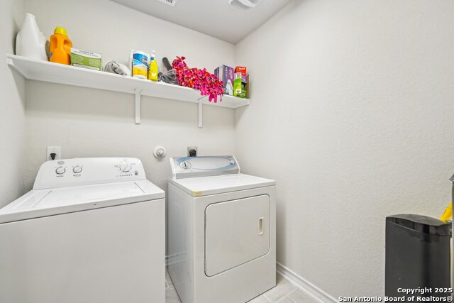 Image 18 of 26 For 1733 Rocky Rise