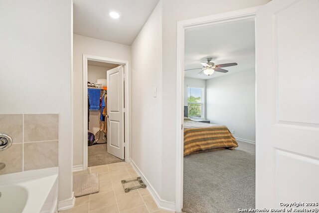 Image 23 of 26 For 1733 Rocky Rise