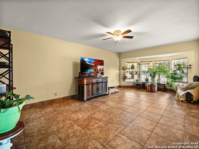 Image 10 of 29 For 988 Summit  