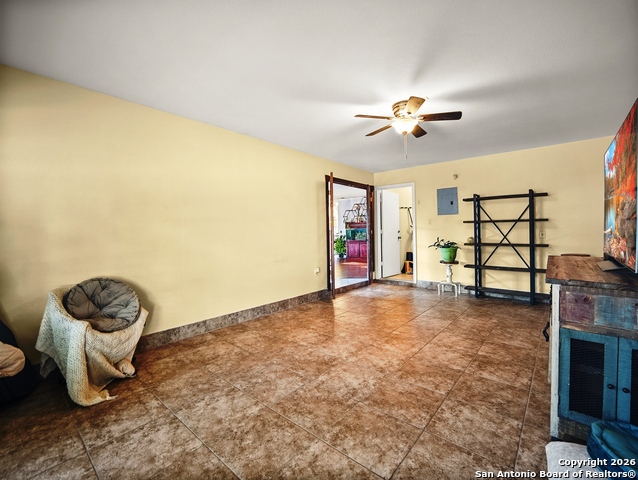 Image 11 of 29 For 988 Summit  