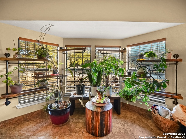 Image 14 of 29 For 988 Summit  