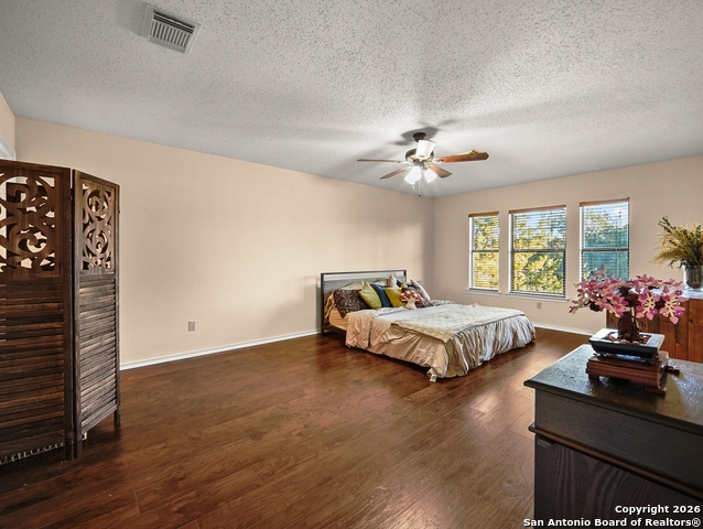 Image 17 of 29 For 988 Summit  